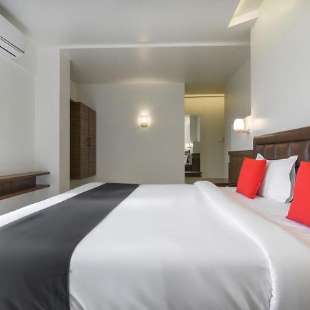 Oyo Flagship Hotel Shreeyash Executive Mangvadi Екстер'єр фото
