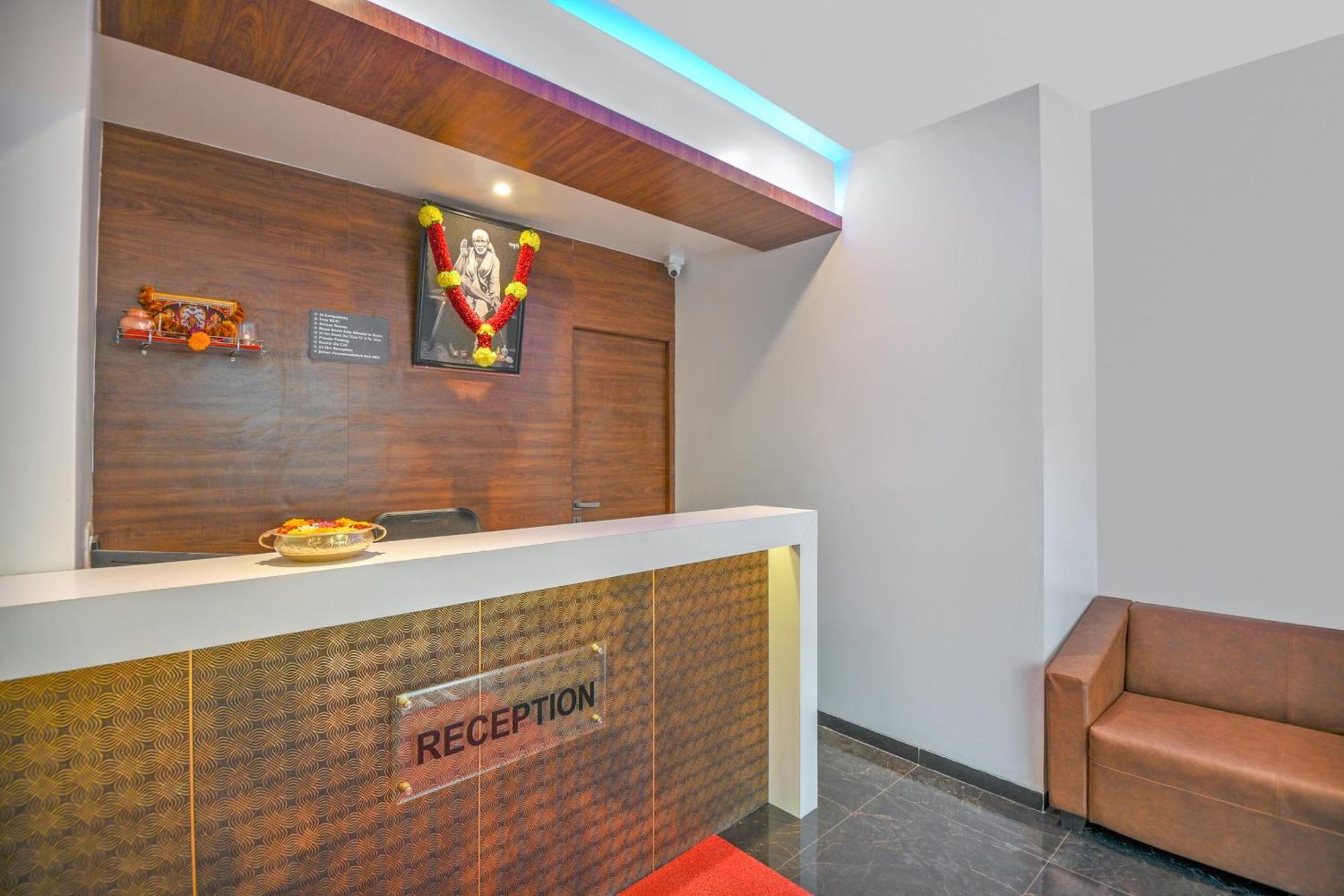 Oyo Flagship Hotel Shreeyash Executive Mangvadi Екстер'єр фото