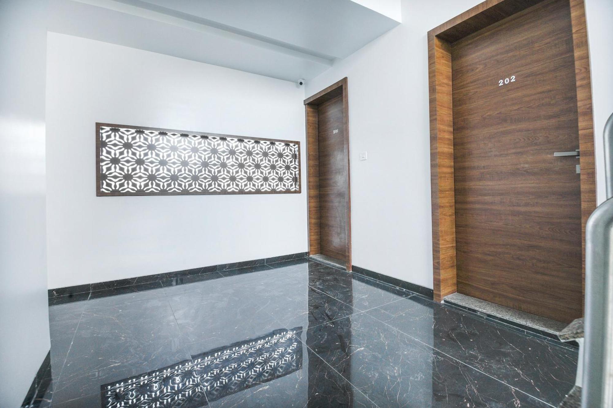 Oyo Flagship Hotel Shreeyash Executive Mangvadi Екстер'єр фото